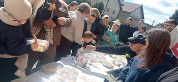 Tłumy chciały pomóc Karolowi! Kiermasz okazał się wielkim sukcesem