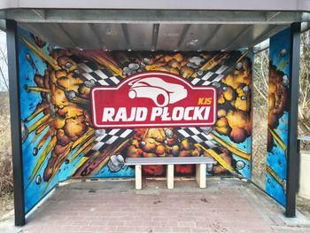 Przystanek autobusowy w Popłacinie w nowej odsłonie!