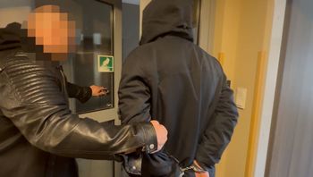 "Policjant poza służbą powstrzymał brutalny atak na kobietę. Bohaterska interwencja na Placu Konstytucji w Warszawie"