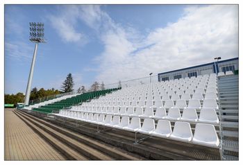 Zielona Trybuna ze zgodą na użytkowanie. Więcej miejsc dla kibiców Warty Poznań!