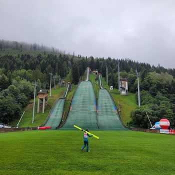 Skoki narciarskie w lipcu. Zapomniane zdjęcie ze Szczyrku