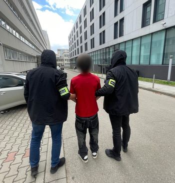 Nocny rajd "grafficiarza" po Krakowie. Zatrzymany 18-latek usłyszał siedem zarzutów