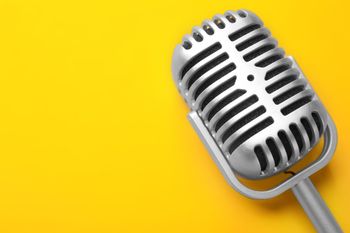 RMF FM nadal liderem rynku radiowego. Jedynka zyskuje, a wśród sieci prowadzi Radio ESKA