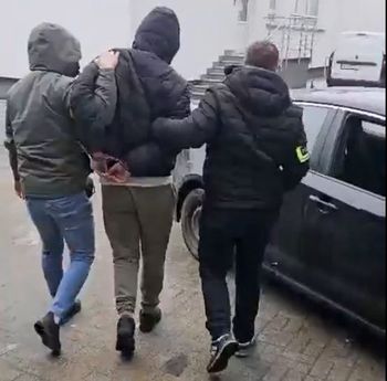 Telefon, strach i pieniądze w śmietniku. Rozbita szajka oszustów działających "na policjanta"