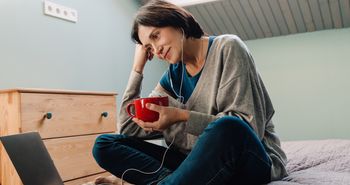 Jedna piosenka i wracają wspomnienia. Jak muzyka uruchamia pamięć?