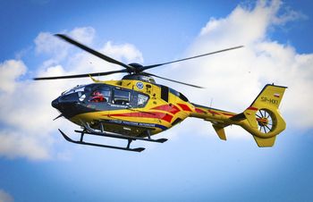 Wypadek na DW 181. Rowerzysta trafił do szpitala