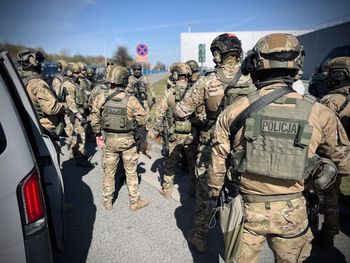 "Były pracownik wtargnął do fabryki i strzelał do szefa". Dramat w Łodzi zakończył się po wielu godzinach negocjacji