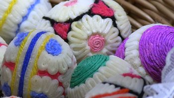 Jak zdobić jajka rdzeniem sitowia? Tradycja wraca do łask