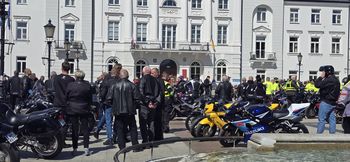 Auto Fara 2026 w Płocku – święto kierowców, modlitwa o bezpieczną jazdę i poświęcenie pojazdów!