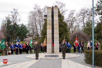 Pamięć o Katyniu w Pile. Mieszkańcy oddali hołd Ofiarom
