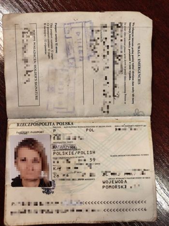 Nie miała swojego dokumentu - przerobiła paszport babci, by odwiedzić ukochanego w areszcie