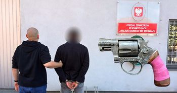 Trzcianka: Tymczasowy areszt dla 47-latka za groźby i broń