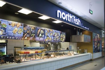 Upadek znanej sieci restauracji. North Fish i John Burg w kryzysie, setki osób zagrożonych utratą pracy