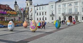 Najpiękniejsza pisanka na płockiej starówce wybrana! Zwyciężył górski krajobraz!