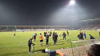 KSZO 1929 Ostrowiec Świętokrzyski wygrało ze Stalą Kraśnik. Decydujący gol Majewskiego