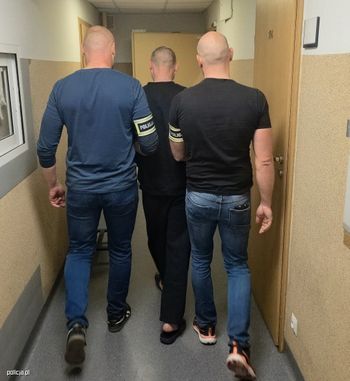 Atak nożem w Zgierzu. Pościg zakończył się zatrzymaniem agresora