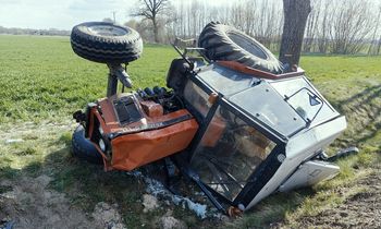 Ponad 3 promile i zakaz prowadzenia. Pijany kierowca ciągnika spowodował kolizję