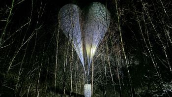 Balony zamiast ciężarówek. Służby rozbiły nietypowy szlak przemytniczy papierosów