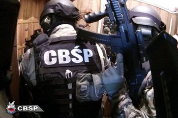 Koniec ery "Sharksów". Liderzy krakowskiego gangu pseudokibiców skazani za narkotyki i przemoc