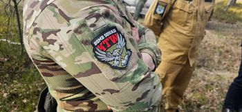 Tajemniczy dron w lesie na Opolszczyźnie. Służby zamknęły teren i wezwały antyterrorystów