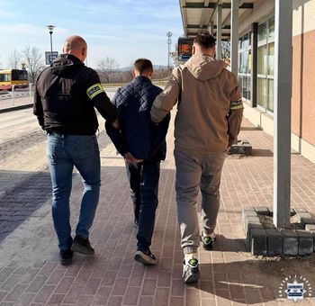 Kielce: 54-latek zatrzymany za fałszowanie monet i oszukiwanie automatów biletowych