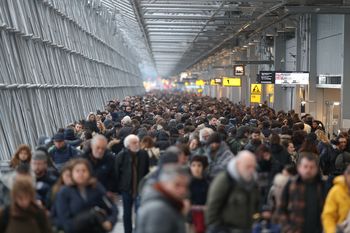 Chaos na lotniskach w USA. Trump reaguje: chce natychmiast zapłacić agentom TSA