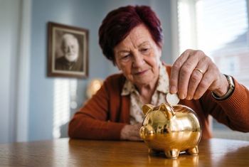 Ponad 2,4 mln osób dostanie "trzynastkę" jeszcze przed świętami