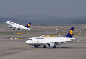 Lotniczy kryzys nad Europą. Lufthansa Group odwoła tysiące rejsów przez drożejące paliwo