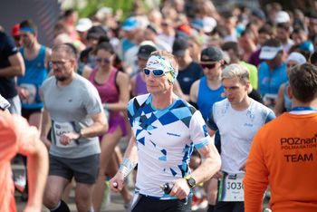 14,5 tysiąca biegaczy ruszyło na ulice Poznania! Ruszył 18. Poznań Półmaraton