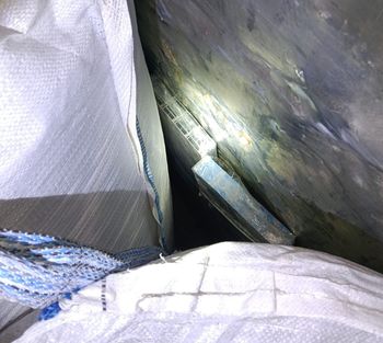 Tysiące paczek papierosów ukrytych między workami z pelletem. Przemyt udaremniony w Terespolu