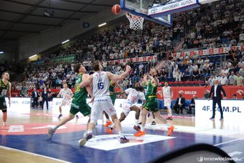 Kluczowy wyjazd Anwilu! We Włocławku patrzymy na Warszawę – stawka? Play-offy