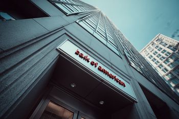 72,5 miliona dolarów za milczenie? Bank of America ugodził się z ofiarami Epsteina