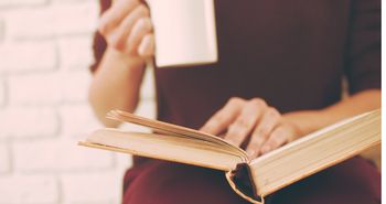 Jak czytanie wpływa mózg. Co dzieje się w głowie po otwarciu książki?