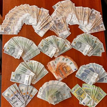 CBŚP rozbija gang handlu ludźmi. Kryptowaluty w centrum przestępczego procederu