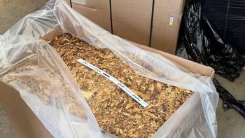 Tajna fabryka papierosów rozbita. Milionowe straty dla państwa i tony tytoniu w rękach służb