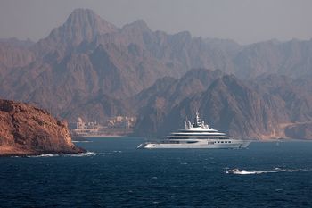 Rosyjski superjacht przecina napięty szlak. "Nord" przepłynął przez Cieśninę Ormuz mimo ograniczeń