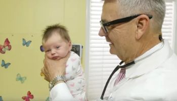 Płacz Twojego dziecka ustanie, kiedy zastosujesz metodę lekarza, któremu zaufało tysiące mam!