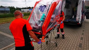 Pomysłowi Polacy stworzyli namiot do transportu osób podejrzanych o zakażenie koronawirusem