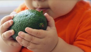 7 wskazówek, dzięki którym zachęcisz swoje dziecko do jedzenia owoców i warzyw