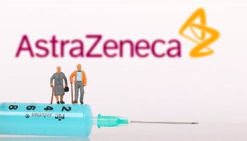 Kraje, które zawiesiły szczepienia AstraZenecą, wracają do stosowania preparatu