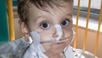 Serduszko 3-letniego Wiktora umiera. Wspólnie możemy uratować życie dziecka