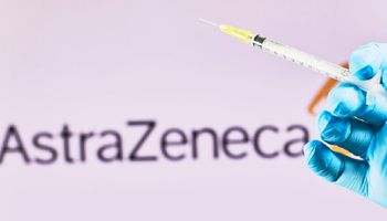 Przeprowadzono kolejne badanie szczepionki AstraZeneca. Wzięło w nim udział 280 tys. osób
