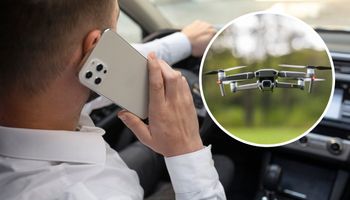 mężczyzna rozmawiający przez telefon w aucie i dron