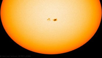 Na Słońcu pojawiła się plama mierząca 120 000 km średnicy. Czy może nam zagrażać?