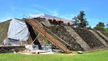 Trzęsienie ziemi przypadkiem doprowadziło do odsłonięcia bliźniaczych azteckich świątyń