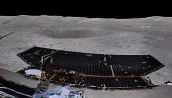 Chińska sonda Chang’e-4 nadesłała pierwsze panoramiczne zdjęcie niewidocznej strony Księżyca