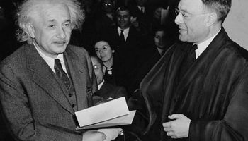 110 prywatnych notatek Einsteina trafiło do archiwum. Niektóre z nich mogą mieć znaczenie dla nauki