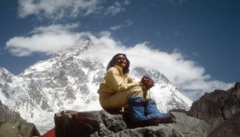 Nieustraszona Wanda Rutkiewicz – pierwsza Polka, która zdobyła Mount Everest na Google Doodle