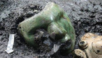 Rytualna zielona maska znaleziona w skarbcu w Teotihuacan. To jedno z ciekawszych odkryć regionu