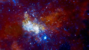 Supermasywna czarna dziura w centrum naszej galaktyki staje się bardziej aktywna